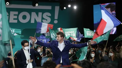 Yannick Jadot lance sa "Tournée des Possibles" en plein air à Lille